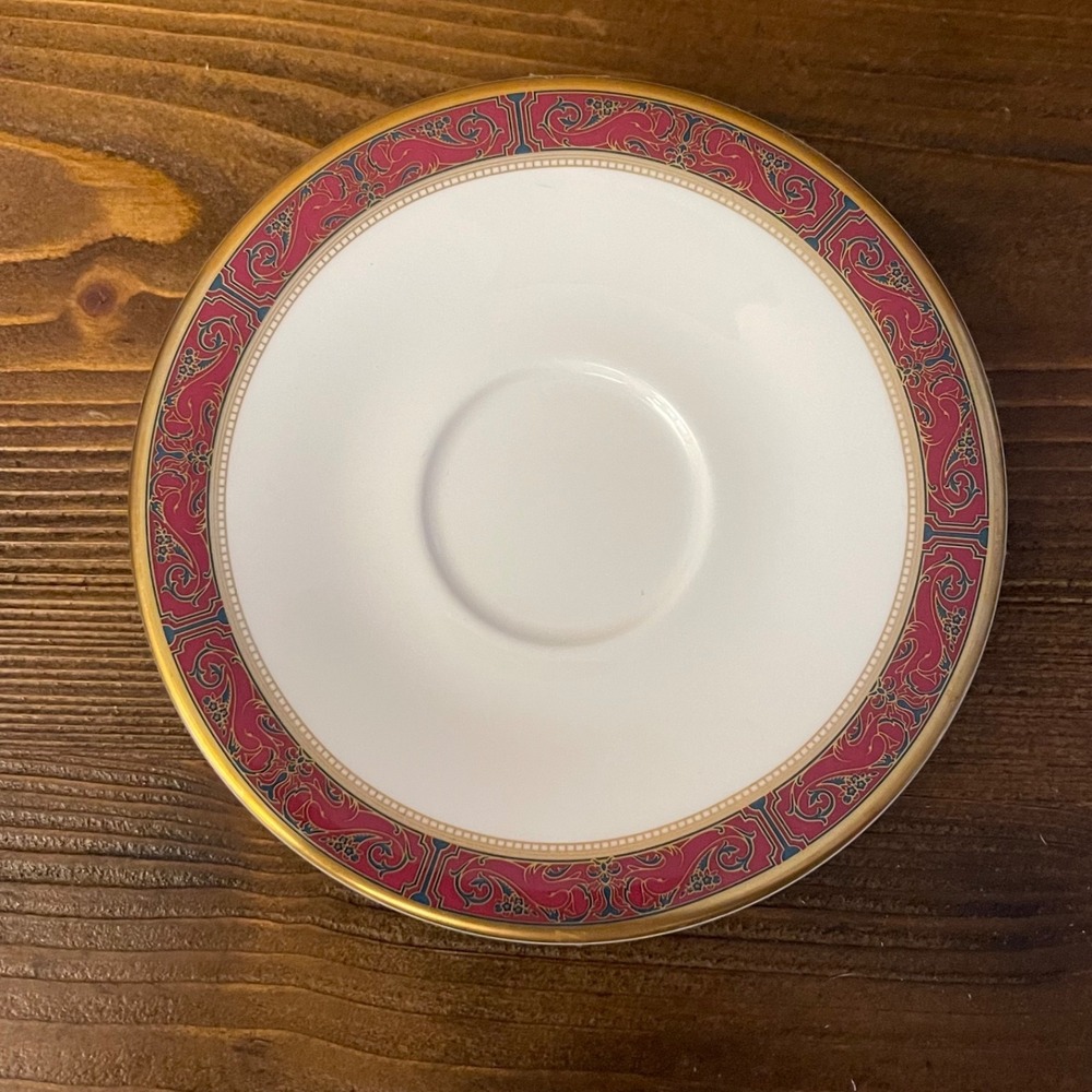 Replacement Vintage Royal Doulton Martinique H5188 Bone China Saucer Plate Only
